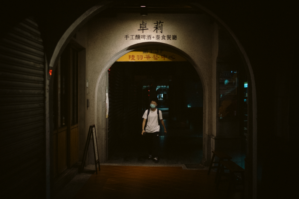 passing under streetlights