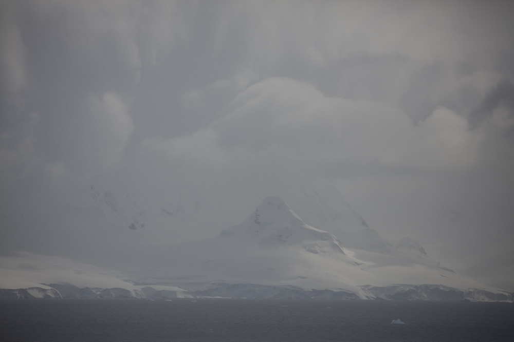 the day calls in billows